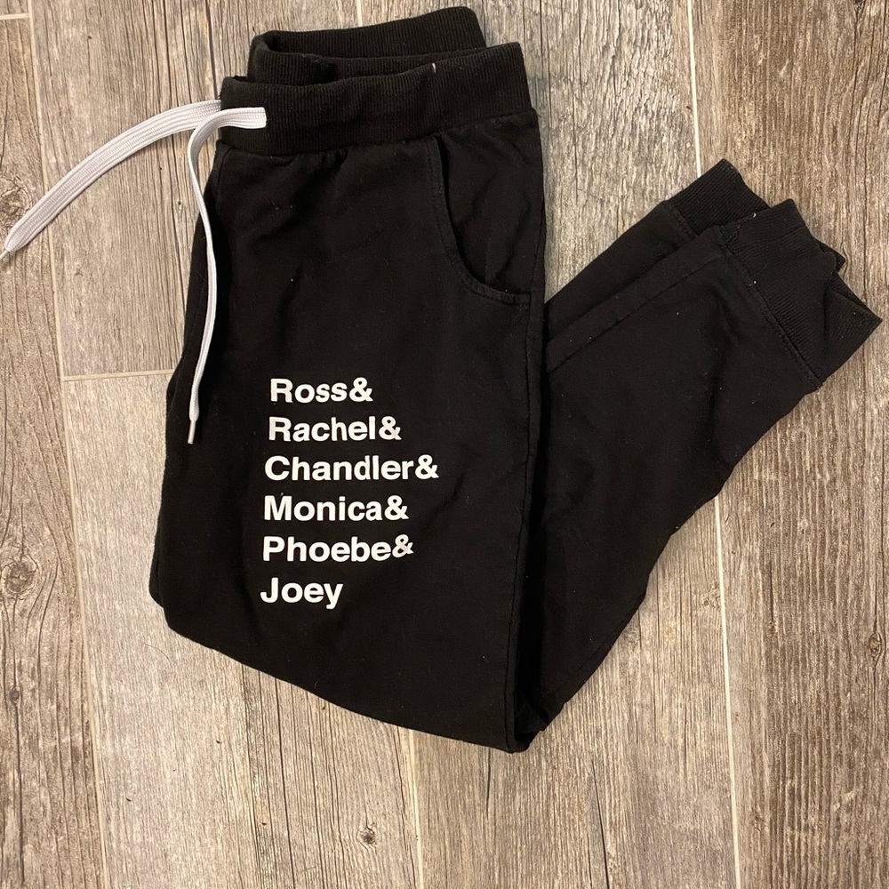 F•R•I•E•N•D•S | sweatpants